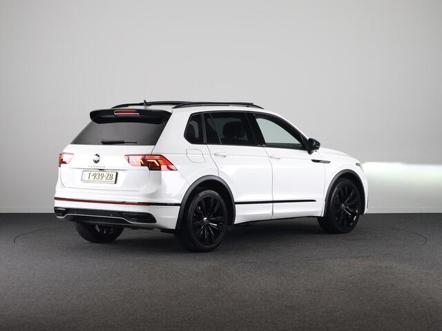 Volkswagen TIGUAN 1.5 TSI R-Line Business | Panoramadak | Camera | Black Style | Stoelverwarming | Navigatie |