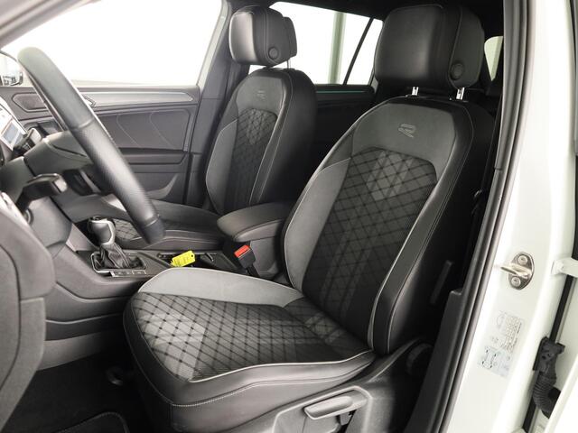 Volkswagen TIGUAN 1.5 TSI R-Line Business | Panoramadak | Camera | Black Style | Stoelverwarming | Navigatie |