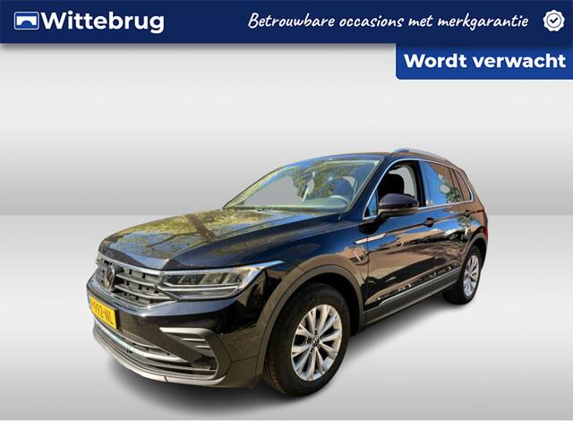 Volkswagen TIGUAN 1.5 TSI Life Business / CRUISE/ DIGITAL DASH/ CLIMATE/ STOELVERWARM./ NAVI/ PARK. SENSOREN + CAMERA/ 17" LMV