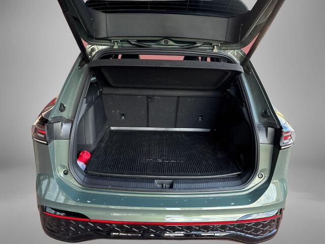 Volkswagen TIGUAN 1.5 272pk DSG eHybrid R-Line Edition · Panoramadak · 360 Camera · Wegklapbare Trekhaak · Massage · Dodehoek Detectie · 19'' Inch · Garantie t/m 27-10-2029 of 100.000km