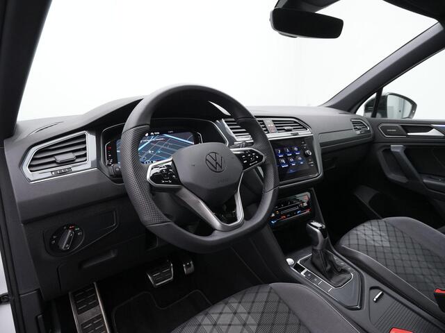 Volkswagen TIGUAN 1.5 TSI 150 pk DSG R-Line Business | Panoramadak | IQ Light | Harman/Kardon | Achteruitrijcamera | Stuur-/stoelverwarming