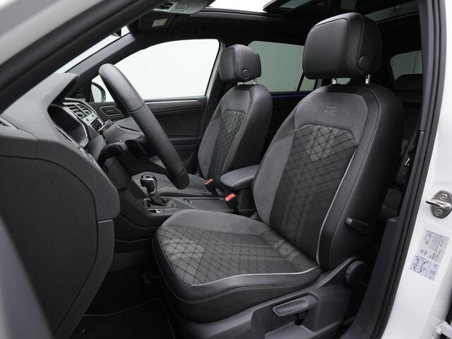 Volkswagen TIGUAN 1.5 TSI 150 pk DSG R-Line Business | Panoramadak | IQ Light | Harman/Kardon | Achteruitrijcamera | Stuur-/stoelverwarming