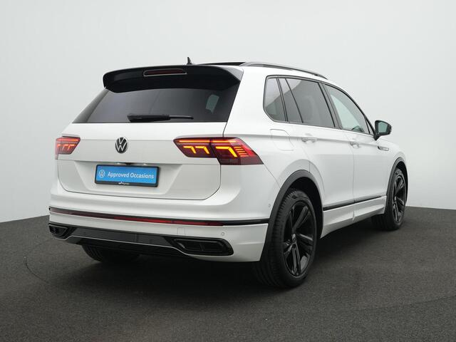Volkswagen TIGUAN 1.5 TSI 150 pk DSG R-Line Business | Panoramadak | IQ Light | Harman/Kardon | Achteruitrijcamera | Stuur-/stoelverwarming