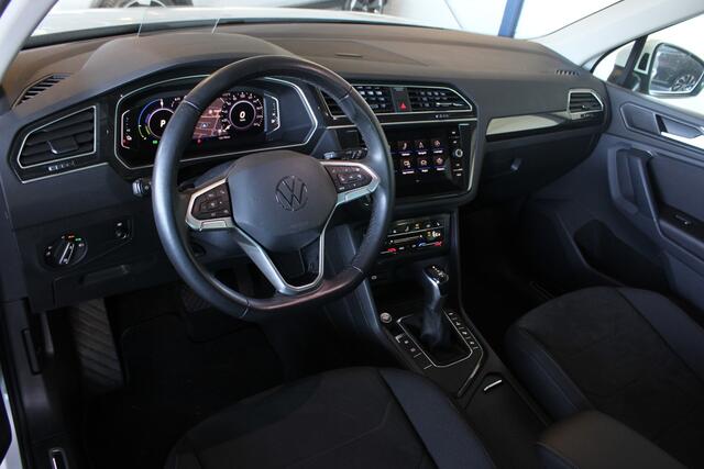 Volkswagen TIGUAN 1.4 TSI eHybrid Business+ Trekhaak | Head-Up | IQ Light | Stoelverw. | Keyless | Camera | Carplay | Navi | Bluetooth | 18" LMV | PDC V+A