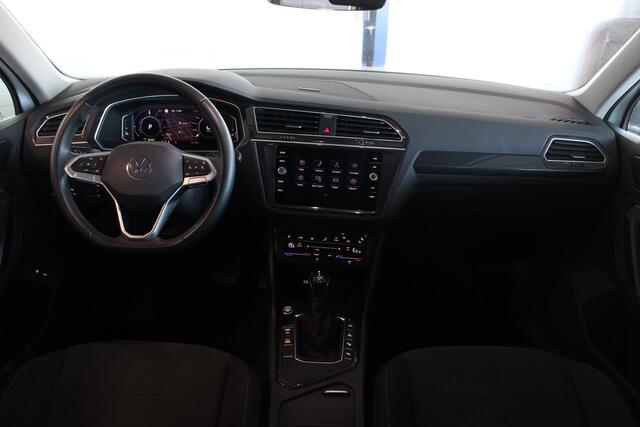 Volkswagen TIGUAN 1.4 TSI eHybrid Business+ Trekhaak | Head-Up | IQ Light | Stoelverw. | Keyless | Camera | Carplay | Navi | Bluetooth | 18" LMV | PDC V+A