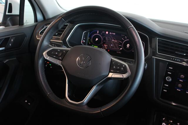 Volkswagen TIGUAN 1.4 TSI eHybrid Business+ Trekhaak | Head-Up | IQ Light | Stoelverw. | Keyless | Camera | Carplay | Navi | Bluetooth | 18" LMV | PDC V+A