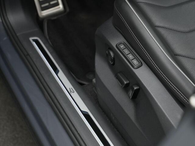 Volkswagen TIGUAN 1.4 TSI 245 pk eHybrid R-Line | Panoramadak | Trekhaak | Leder | Geheugenstoelen | 360 camera | Head-up display | IQ Light |