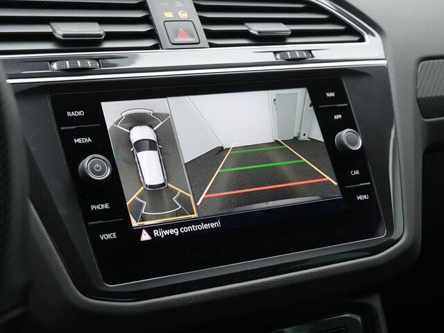 Volkswagen TIGUAN 1.4 TSI 245 pk eHybrid R-Line | Panoramadak | Trekhaak | Leder | Geheugenstoelen | 360 camera | Head-up display | IQ Light |