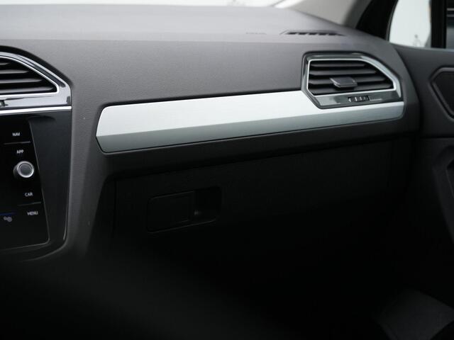 Volkswagen TIGUAN 1.5 TSI 150 pk DSG ACT Comfortline Business | Trekhaak | Adaptive Cruise | Navigatie | Parkeersensoren voor/achter