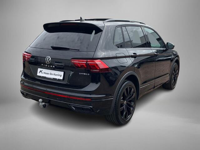 Volkswagen TIGUAN 1.4TSIeHybrid 180kW/245PK R-Line Black Style · Panoramadak · Trekhaak · 360°Camera + Parkeersensoren · Stoelverwarming · Apple/Android Car Play · Dodehoeksensor ·