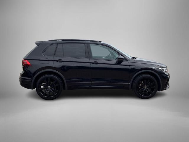 Volkswagen TIGUAN 1.4TSIeHybrid 180kW/245PK R-Line Black Style · Panoramadak · Trekhaak · 360°Camera + Parkeersensoren · Stoelverwarming · Apple/Android Car Play · Dodehoeksensor ·