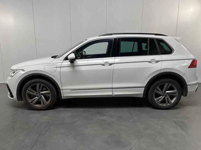 Volkswagen TIGUAN 1.4 TSI eHybrid R-Line / AUTOMAAT/ 245 PK/ 2X R-LINE/ ACC/ PARK.SENSOREN V+A/ CAMERA/ DODEHOEK/ KEYLESS/ APP-CONNECT/ ELEK.ACHTERKLEP/ DIGITAL DASH/ NAVI/ DAB/ CLIMA/ LED