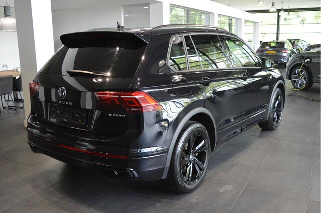 Volkswagen TIGUAN 1.4 TSI eHybrid 2X R-LINE Black Style navi camera led pdc 19 inch !!