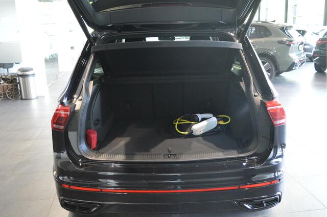Volkswagen TIGUAN 1.4 TSI eHybrid 2X R-LINE Black Style navi camera led pdc 19 inch !!
