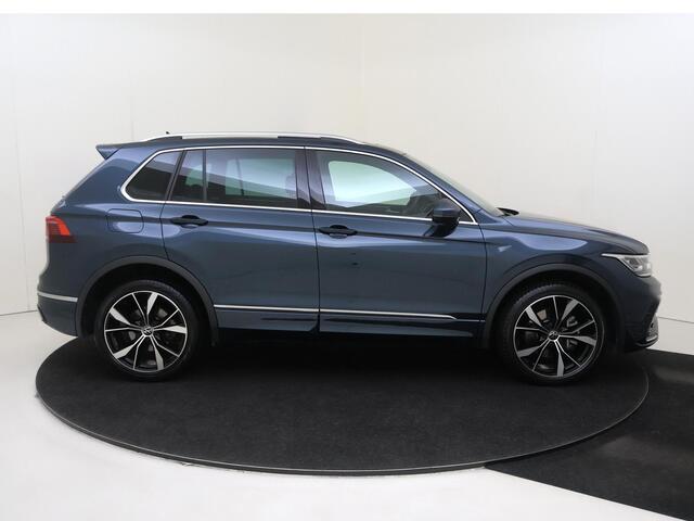 Volkswagen TIGUAN 1.4 TSI eHybrid R-Line Business+ | Panoramadak | Trekhaak | Lederen bekleding met memory | Adaptieve demping | 360 camera | Keyless | Matrix LED |