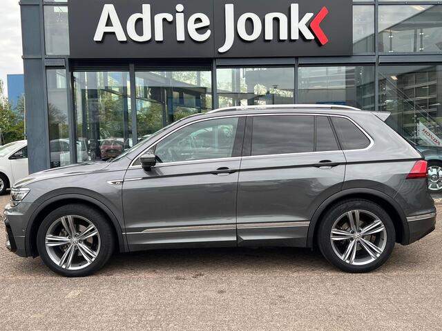Volkswagen TIGUAN 1.5 TSI ACT Highline Business R | AUTOMAAT |WEGKLAPBARE TREKHAAK | PANO DAK | 19 INCH | APPLE & ANDROID AUTO | R-LINE |