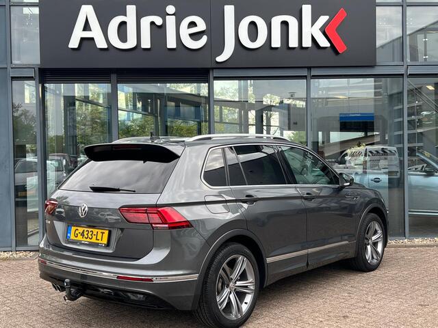 Volkswagen TIGUAN 1.5 TSI ACT Highline Business R | AUTOMAAT |WEGKLAPBARE TREKHAAK | PANO DAK | 19 INCH | APPLE & ANDROID AUTO | R-LINE |