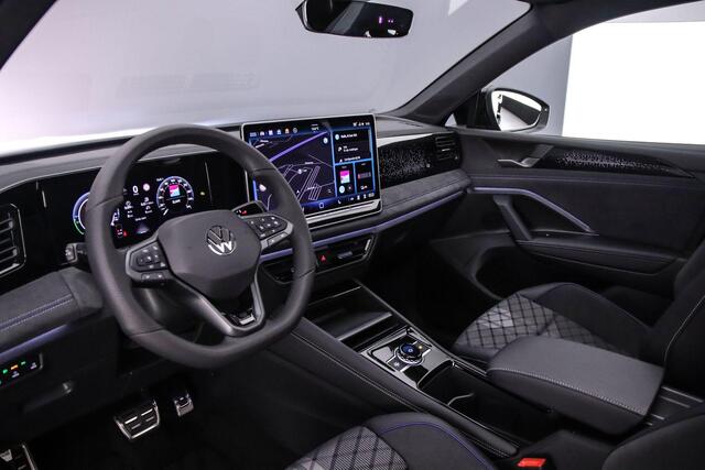 Volkswagen TIGUAN R-Line Edition 1.5 TSI eHybrid 272pk DSG Automaat Trekhaak, Black style, Panoramadak, Adaptive cruise control, Navigatie, Elektrische achterklep