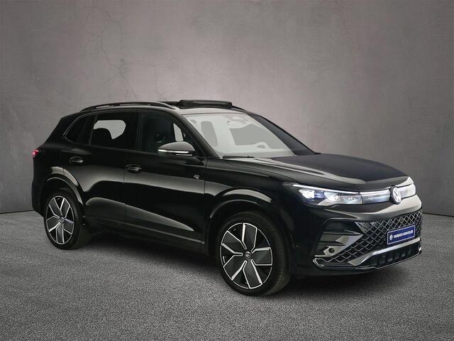 Volkswagen TIGUAN R-Line Edition 1.5 TSI eHybrid 272pk DSG Automaat Trekhaak, Black style, Panoramadak, Adaptive cruise control, Navigatie, Elektrische achterklep