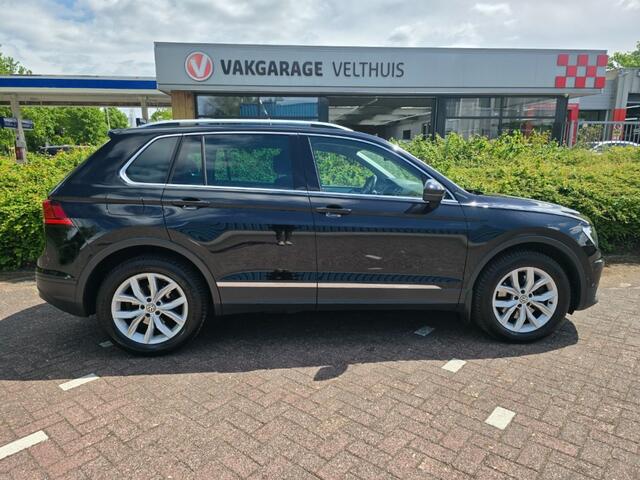 Volkswagen TIGUAN 2.0 4motion Business 190 PK / Trekhaak / Standkachel / stoel-stuur verwarming