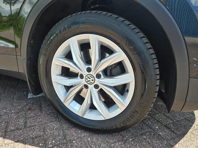Volkswagen TIGUAN 2.0 4motion Business 190 PK / Trekhaak / Standkachel / stoel-stuur verwarming
