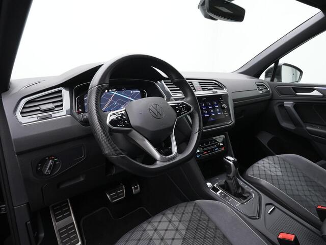 Volkswagen TIGUAN 1.4 TSI eHybrid 245 pk R-Line | Panoramadak | IQ Light | Achteruitrijcamera | Side Assist | Adaptive Cruise | Navigatie
