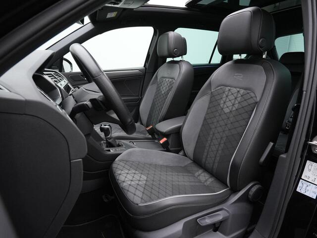 Volkswagen TIGUAN 1.4 TSI eHybrid 245 pk R-Line | Panoramadak | IQ Light | Achteruitrijcamera | Side Assist | Adaptive Cruise | Navigatie