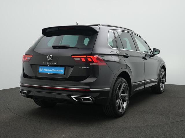 Volkswagen TIGUAN 1.4 TSI eHybrid 245 pk R-Line | Panoramadak | IQ Light | Achteruitrijcamera | Side Assist | Adaptive Cruise | Navigatie