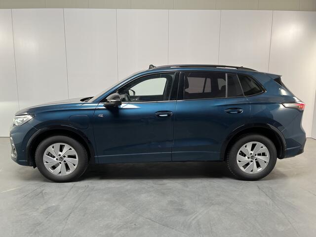Volkswagen TIGUAN 1.5 eHybrid R-Line / AUTOMAAT/ 272 PK/ GARANTIE TM 06-2030/ PANO/ TREKHAAK/ STOELVENTILATIE/ 360 CAMERA/ DODEHOEK/ ACC/ MEMORY SEAT/ STUUR+STOELVERWARM./ MASSAGE/ HARMAN KARDON/ ELEK.ACHTERKLEP/ APP-CONNECT