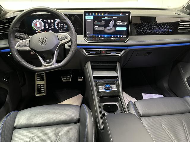 Volkswagen TIGUAN 1.5 eHybrid R-Line / AUTOMAAT/ 272 PK/ GARANTIE TM 06-2030/ PANO/ TREKHAAK/ STOELVENTILATIE/ 360 CAMERA/ DODEHOEK/ ACC/ MEMORY SEAT/ STUUR+STOELVERWARM./ MASSAGE/ HARMAN KARDON/ ELEK.ACHTERKLEP/ APP-CONNECT