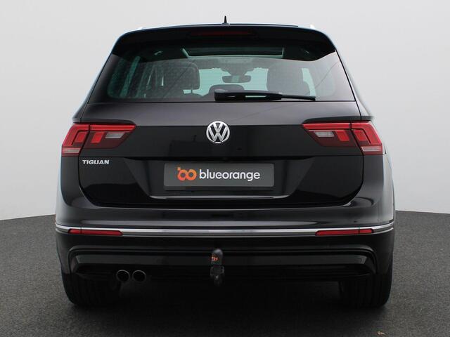 Volkswagen TIGUAN 1.5 TSI ACT Highline Business R 150PK DSG R-line, Pano-Schuifdak, Trekhaak, Virtual Pedal, Head-Up Display, Achteruitrijcamera, Stoelverwarming, Keyless, 19" LM Velgen