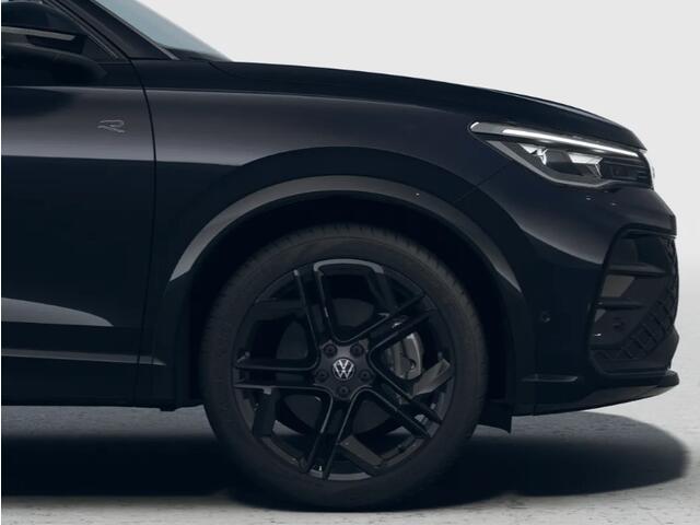 Volkswagen TIGUAN R-Line Edition 1.5 eHybrid 272 PK 6 versn. DSG · Black Style Pakket · Panoramaschuif-kanteldak · Trekhaak inklapbaar, met elektrische ontgrendeling, incl. aanhangermanoeuvreerhulp Trailer Assist · Prijs is inclusief inruilpremie ·