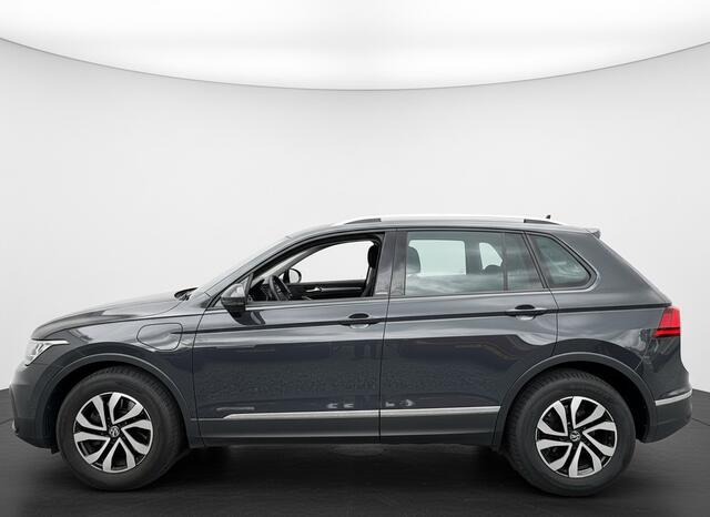 Volkswagen TIGUAN TSI 245PK HYBRIDE DSG LIFE TREKHAAK/NAVI/VIRTUAL/SFEERVERL.
