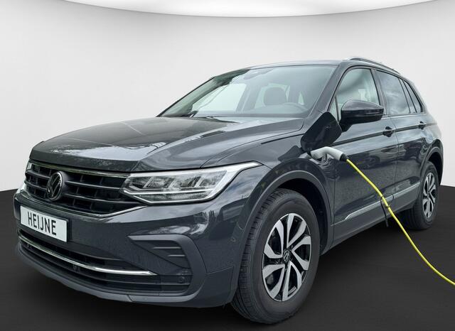 Volkswagen TIGUAN TSI 245PK HYBRIDE DSG LIFE TREKHAAK/NAVI/VIRTUAL/SFEERVERL.