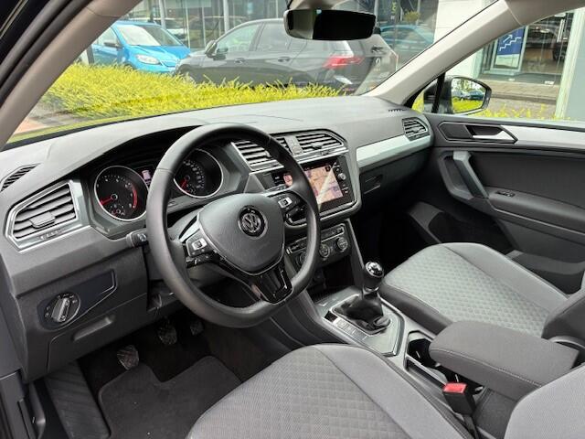 Volkswagen TIGUAN 1.5 TSI ACT Comfortline Business / Navi / LED / Metallic