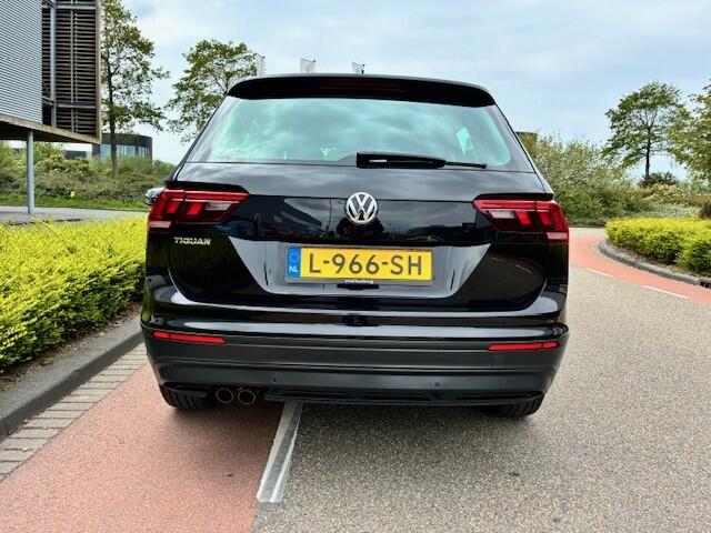 Volkswagen TIGUAN 1.5 TSI ACT Comfortline Business / Navi / LED / Metallic