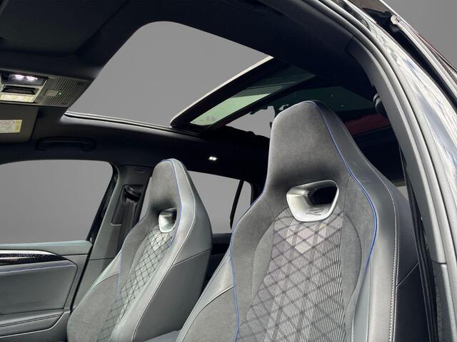 Volkswagen TIGUAN 1.5 eHybrid 272pk DSG R-Line Edition · Panoramadak · 360 Camera · Inklap. Trekhaak · Dodehoeksensor · Matrix LED · Massagestoelen · Keyless · Garantie t/m 27-10-2029 of 100.000km