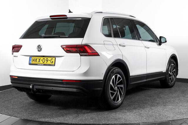 Volkswagen TIGUAN 1.5 TSI ACT 150 PK Comfortline Business | Adapt. Cruise | PDC | Camera | NAV + App. Connect | ECC | Trekhaak | LM 17" |
