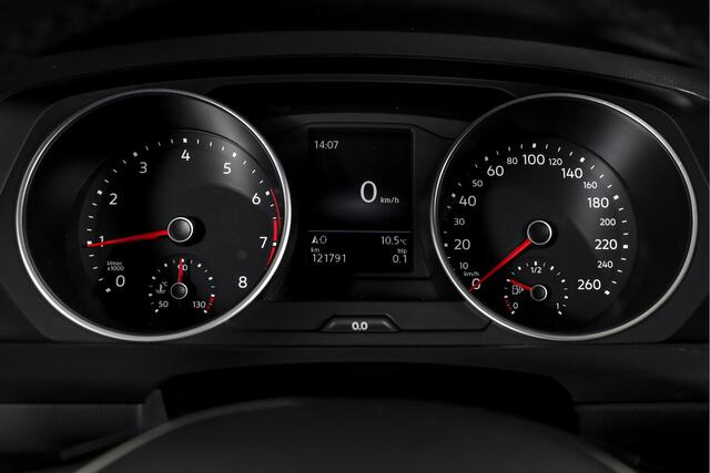 Volkswagen TIGUAN 1.5 TSI ACT 150 PK Comfortline Business | Adapt. Cruise | PDC | Camera | NAV + App. Connect | ECC | Trekhaak | LM 17" |