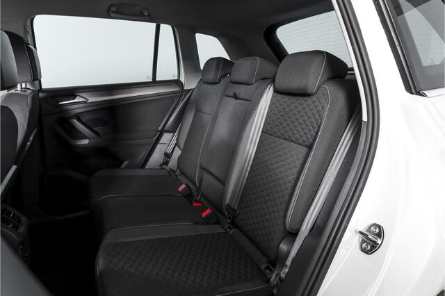 Volkswagen TIGUAN 1.5 TSI ACT 150 PK Comfortline Business | Adapt. Cruise | PDC | Camera | NAV + App. Connect | ECC | Trekhaak | LM 17" |