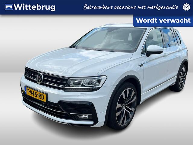 Volkswagen TIGUAN 1.5 TSI R-Line Business+ / Digitaal dashboard / Navigatie / App connect / Zwenkbare trekhaak / Suzaka 20 inch / Camera /