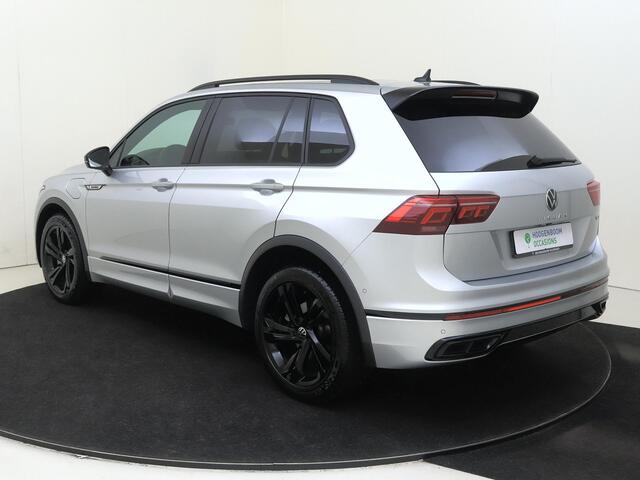 Volkswagen TIGUAN 1.4 TSI eHybrid R-Line Business | SoH 96% | Panoramadak | Lederen bekleding | Trekhaak | Head-up display | 360 camera | Black style | Adaptieve demping | Stoelverwarming voor en achter |