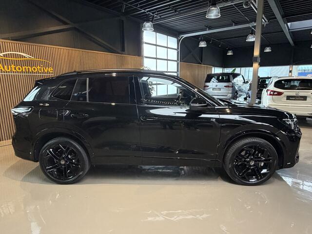 Volkswagen TIGUAN 1.5 eHybrid R-Line Edition Black-Line Head up display Adp. Cruise Control Ergo Active Stoelen Viturele Cockpit stuurverwarming stoel koeling .