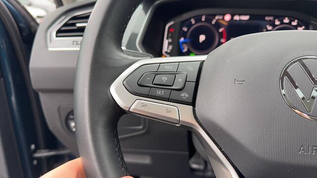 Volkswagen TIGUAN 1.5 TSI DSG Elegance | Trekhaak | Panorama | Navigatie | Matrix-LED // Verwacht 05-2026 //