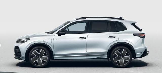 Volkswagen TIGUAN 1.5 eHybrid 204PK DSG R-Line Edition / Resterende Fabrieksgarantie tot 07-08 2029 / Trekhaak / Panoramadak / 20'' LMV / VW