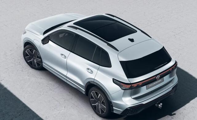 Volkswagen TIGUAN 1.5 eHybrid 204PK DSG R-Line Edition / Resterende Fabrieksgarantie tot 07-08 2029 / Trekhaak / Panoramadak / 20'' LMV / VW