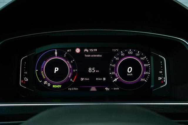 Volkswagen TIGUAN 1.4 TSI R-LINE IQ-LIGHTS|TREKHAAK|AUTOPARK|PlugIn|Carplay/android