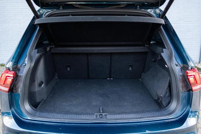 Volkswagen TIGUAN 1.4 TSI R-LINE IQ-LIGHTS|TREKHAAK|AUTOPARK|PlugIn|Carplay/android