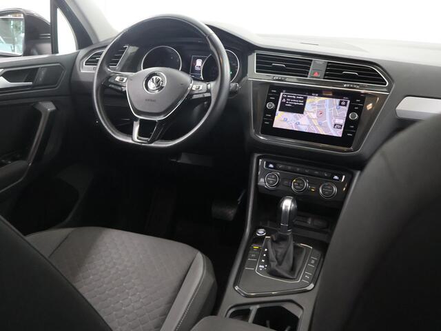 Volkswagen TIGUAN 1.5 TSI ACT Comfortline Business | Trekhaak | Navigatie | Cruise Control Adaptief | Stoelverwarming | Climate Control |