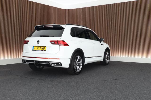 Volkswagen TIGUAN 1.5 TSI 150pk DSG 2x R-Line Trekhaak Camera Virtual Cockpit Navigatie